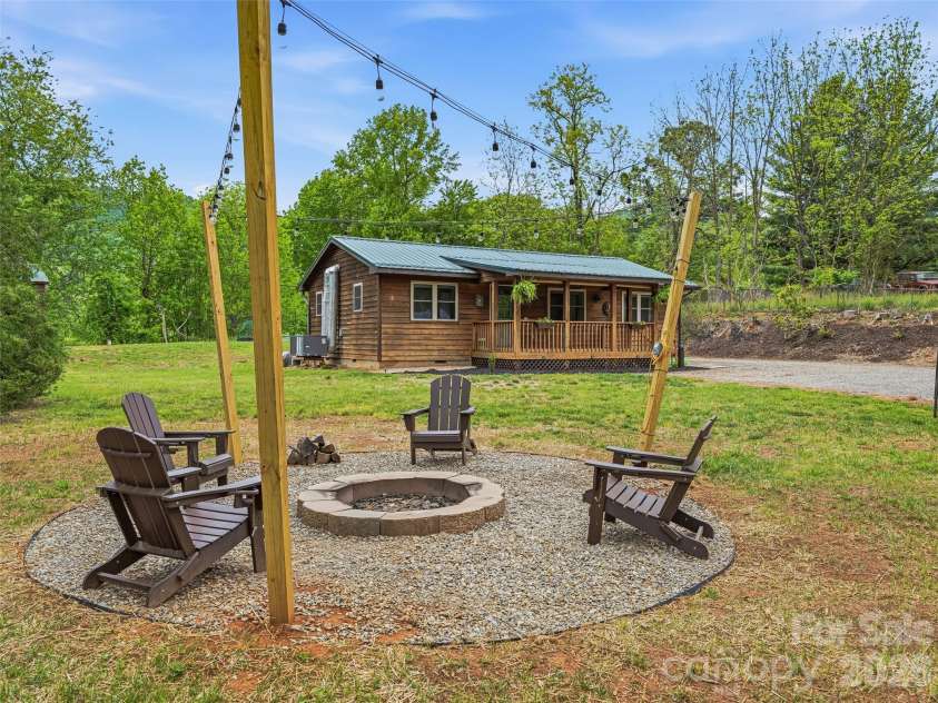 3 Mos Way, Candler, NC 28715.  MLS# CAR4378234, YatesRealty ID 20314. 