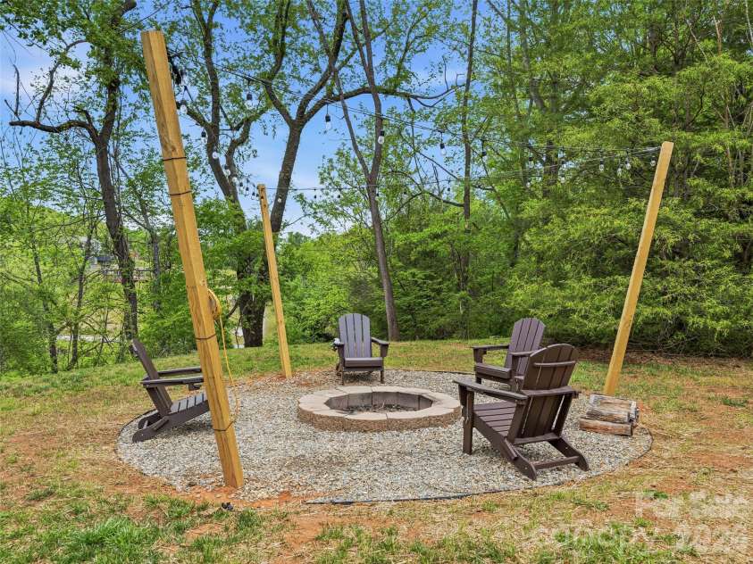 3 Mos Way, Candler, NC 28715.  MLS# CAR4378234, YatesRealty ID 20314. 