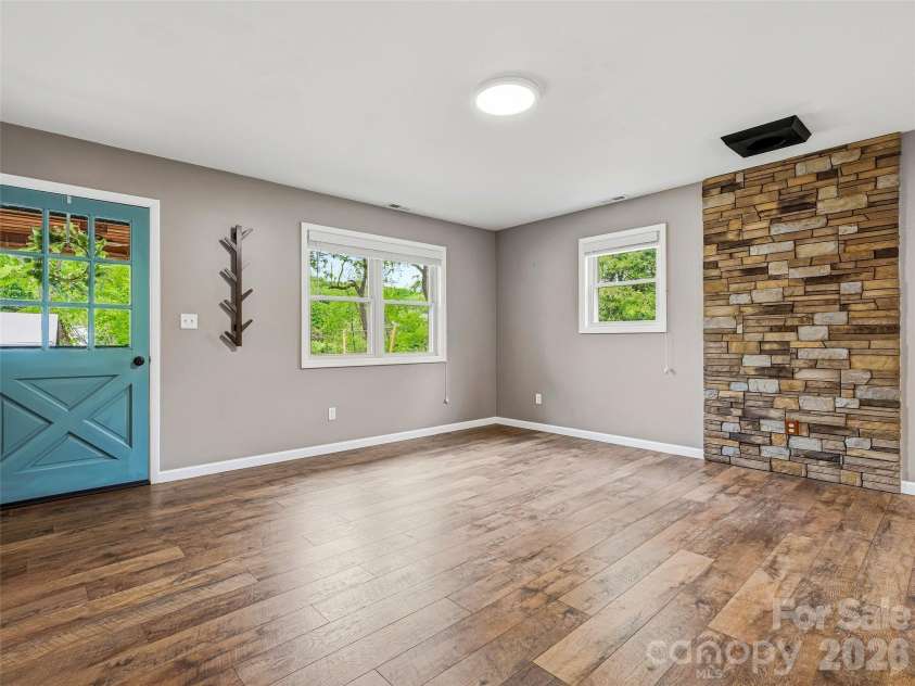 3 Mos Way, Candler, NC 28715.  MLS# CAR4378234, YatesRealty ID 20314. 