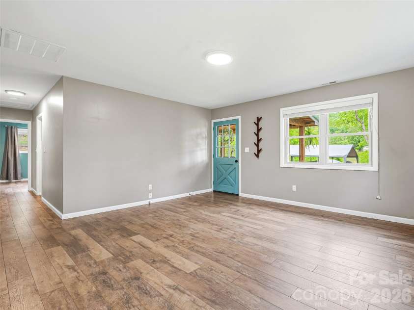 3 Mos Way, Candler, NC 28715.  MLS# CAR4378234, YatesRealty ID 20314. 