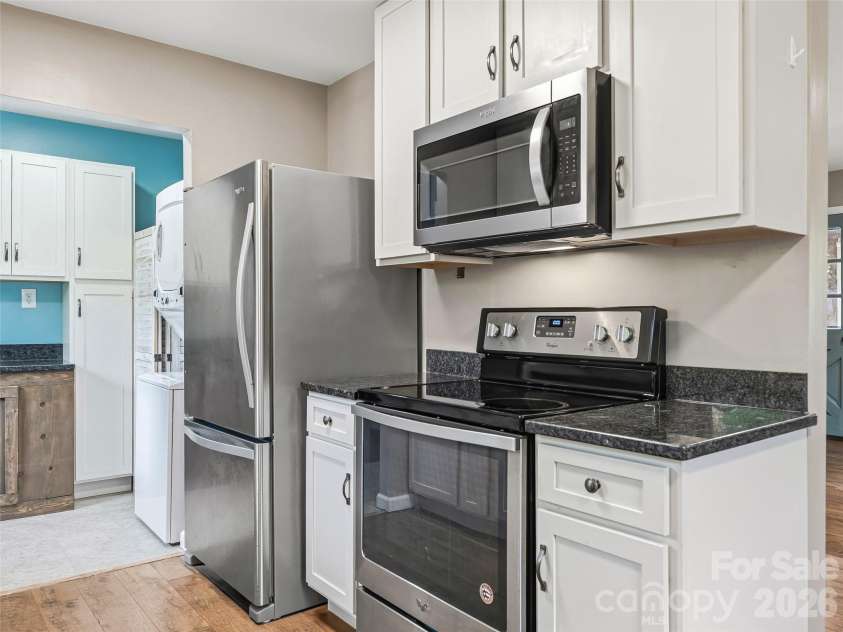 3 Mos Way, Candler, NC 28715.  MLS# CAR4378234, YatesRealty ID 20314. 