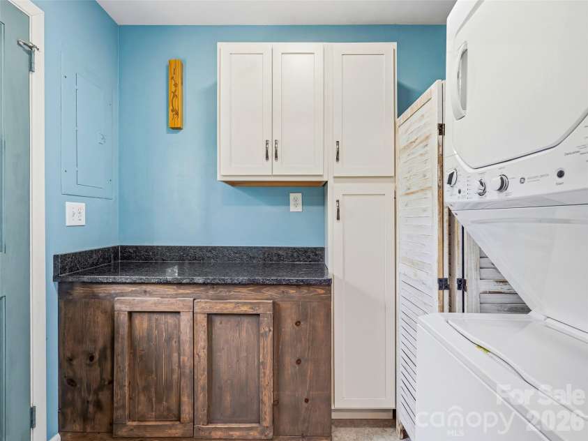 3 Mos Way, Candler, NC 28715.  MLS# CAR4378234, YatesRealty ID 20314. 