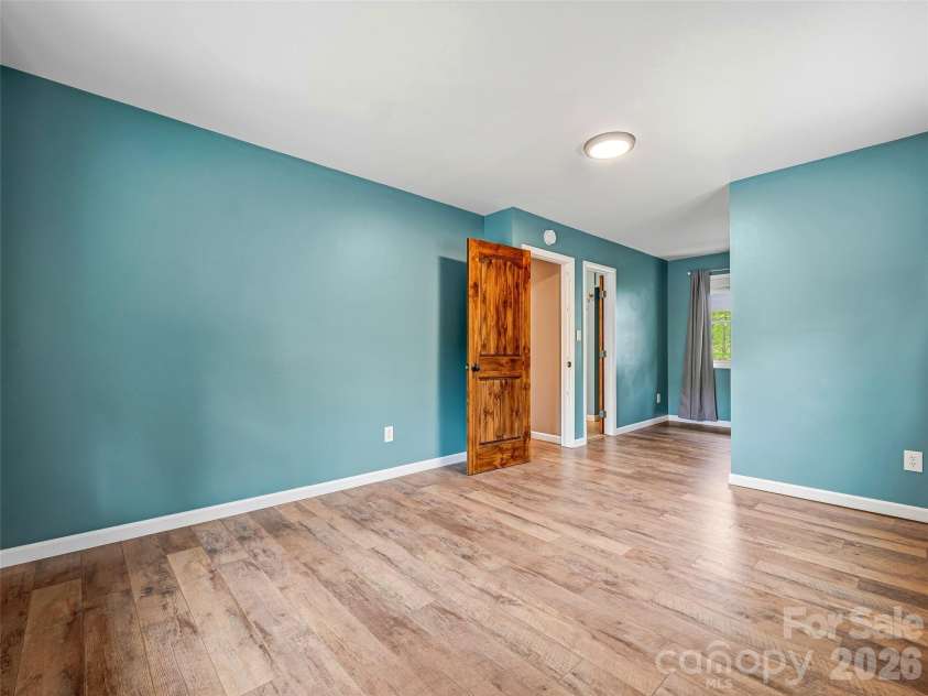 3 Mos Way, Candler, NC 28715.  MLS# CAR4378234, YatesRealty ID 20314. 
