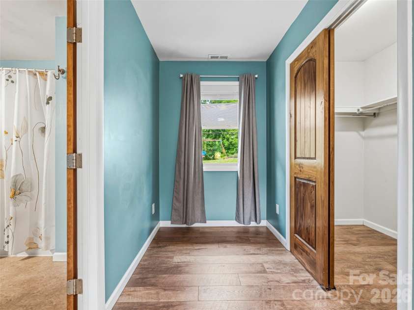 3 Mos Way, Candler, NC 28715.  MLS# CAR4378234, YatesRealty ID 20314. 