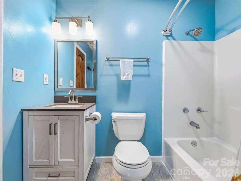 3 Mos Way, Candler, NC 28715.  MLS# CAR4378234, YatesRealty ID 20314. 