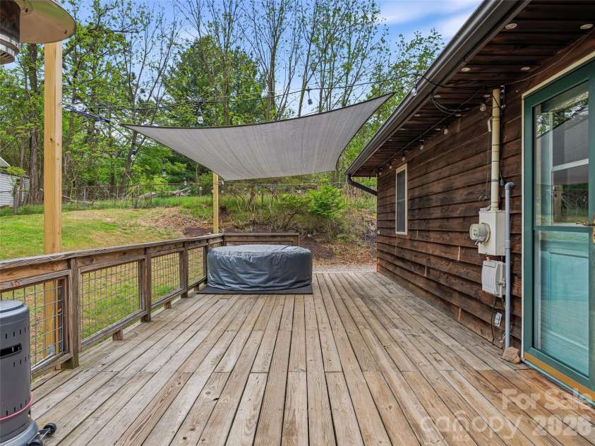 3 Mos Way, Candler, NC 28715.  MLS# CAR4378234, YatesRealty ID 20314. 