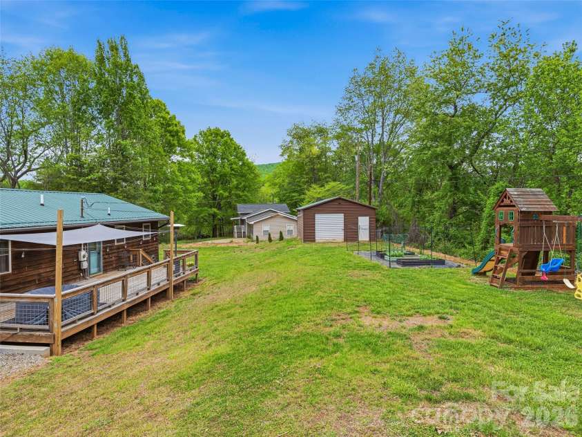 3 Mos Way, Candler, NC 28715.  MLS# CAR4378234, YatesRealty ID 20314. 