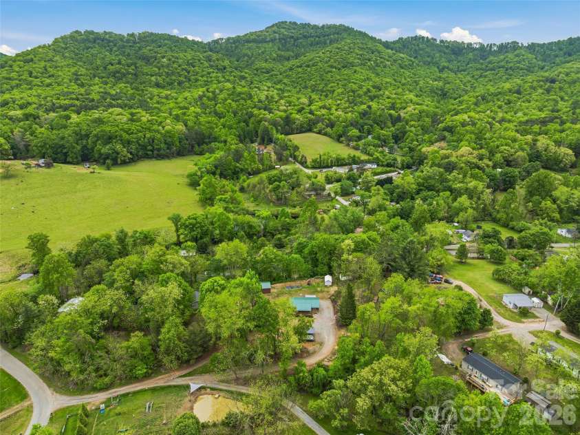 3 Mos Way, Candler, NC 28715.  MLS# CAR4378234, YatesRealty ID 20314. 