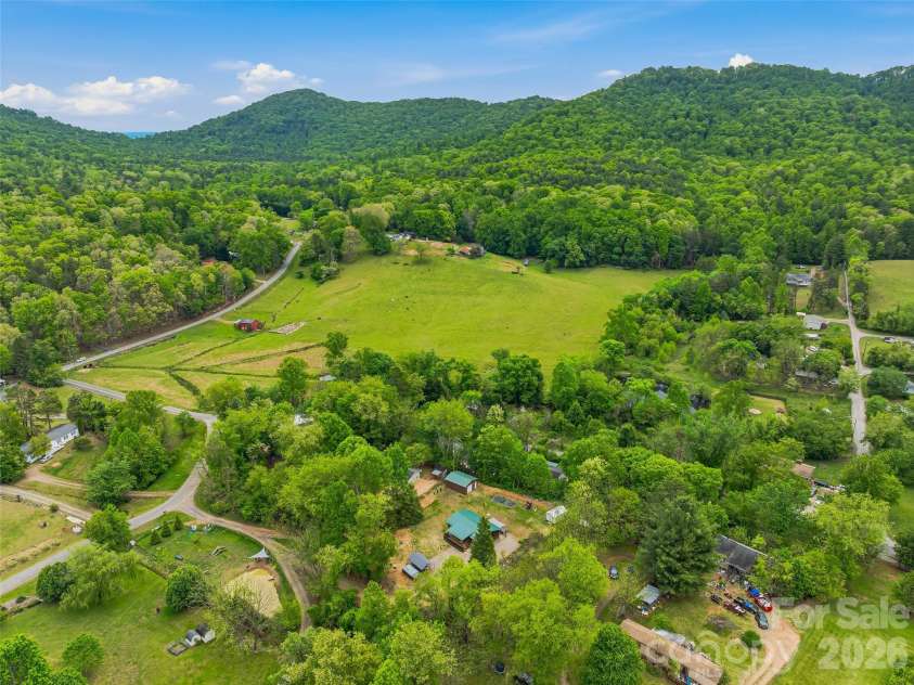 3 Mos Way, Candler, NC 28715.  MLS# CAR4378234, YatesRealty ID 20314. 