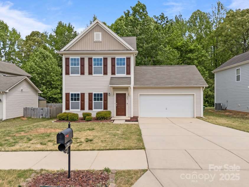 303 Landis Oak Way, Landis, NC 28088.  MLS# CAR4246908, YatesRealty ID 20314. 