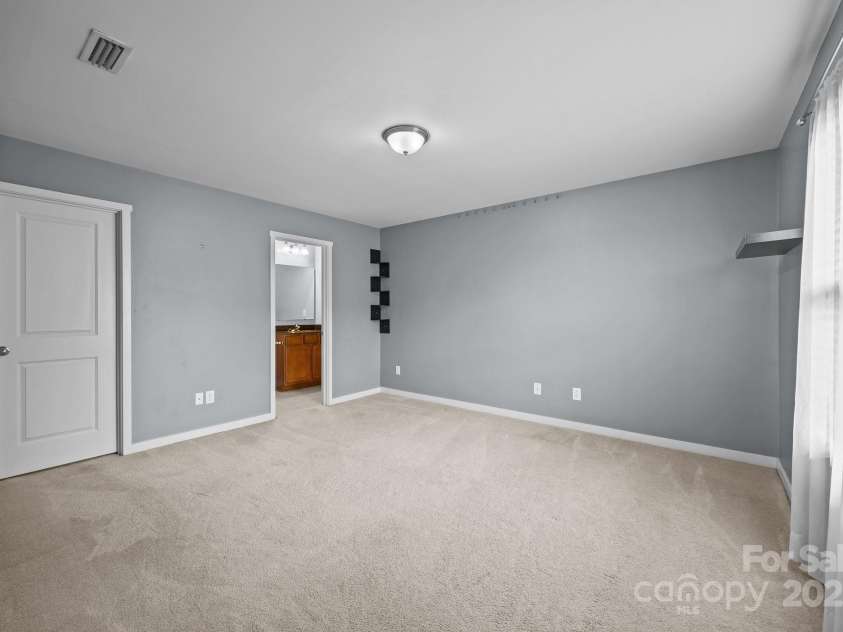 303 Landis Oak Way, Landis, NC 28088.  MLS# CAR4246908, YatesRealty ID 20314. 