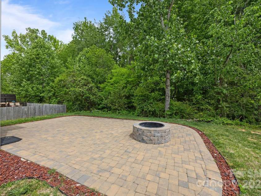 303 Landis Oak Way, Landis, NC 28088.  MLS# CAR4246908, YatesRealty ID 20314. 