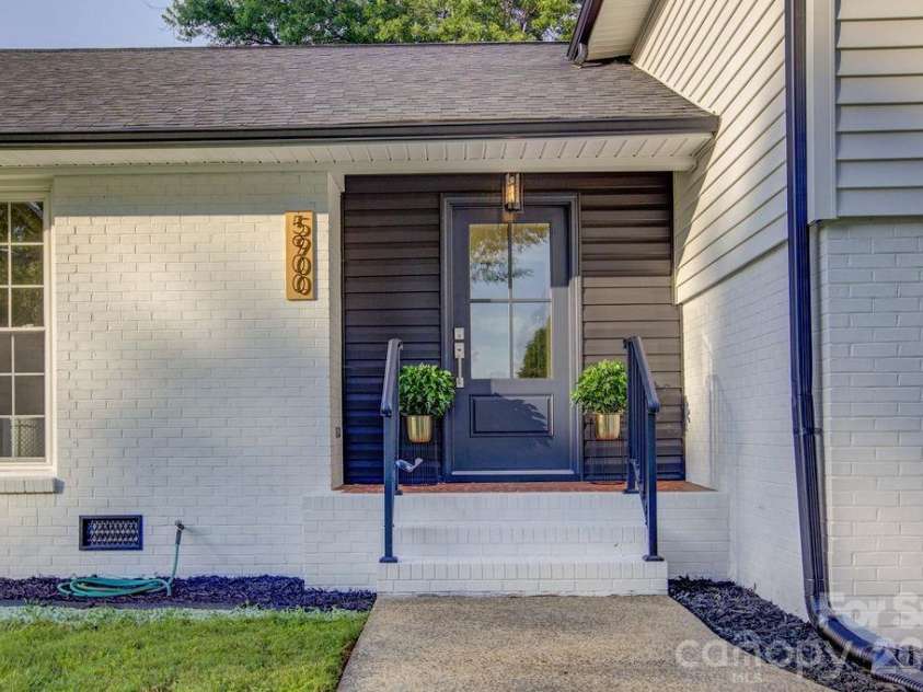 5900 Oakwielde Court, Mint Hill, NC 28227.  MLS# CAR4329157, YatesRealty ID 20315. 
