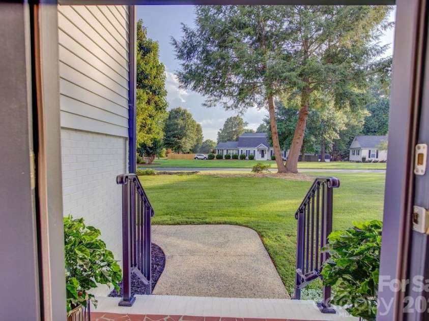 5900 Oakwielde Court, Mint Hill, NC 28227.  MLS# CAR4329157, YatesRealty ID 20315. 