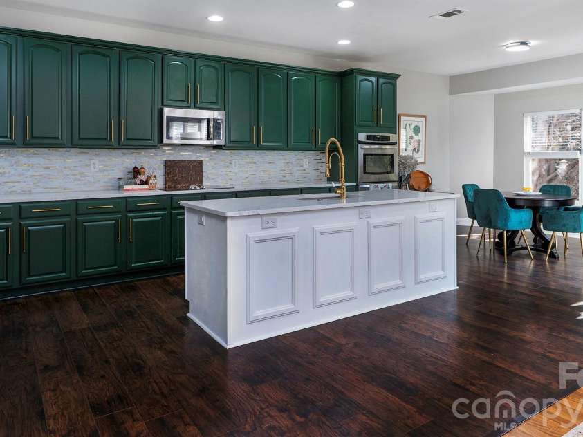 6934 Evanton Loch Road, Charlotte, NC 28278.  MLS# CAR4363094, YatesRealty ID 20316. 