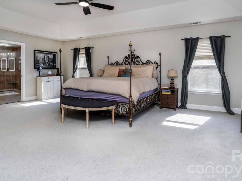 6934 Evanton Loch Road, Charlotte, NC 28278.  MLS# CAR4363094, YatesRealty ID 20316. 