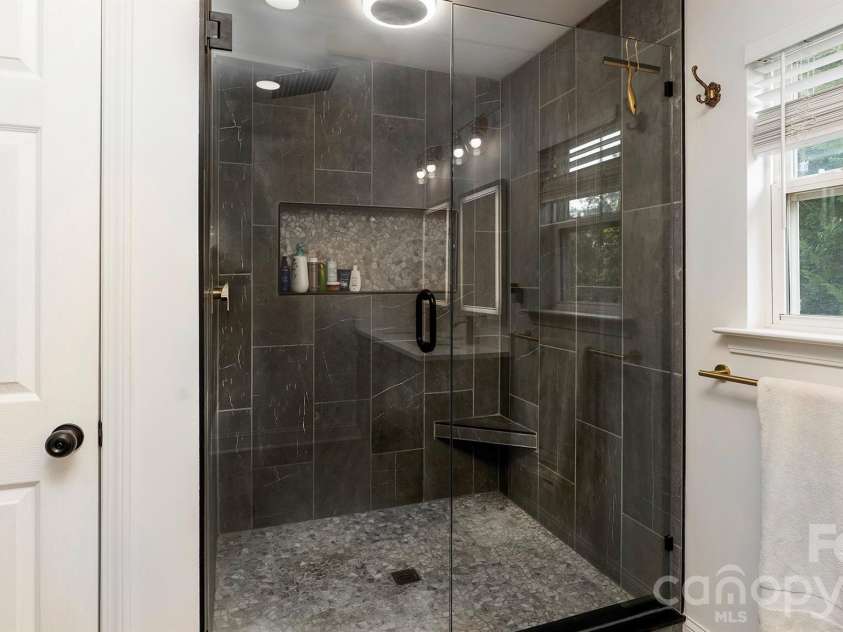 6934 Evanton Loch Road, Charlotte, NC 28278.  MLS# CAR4363094, YatesRealty ID 20316. 
