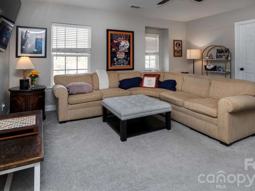 6934 Evanton Loch Road, Charlotte, NC 28278.  MLS# CAR4363094, YatesRealty ID 20316. 
