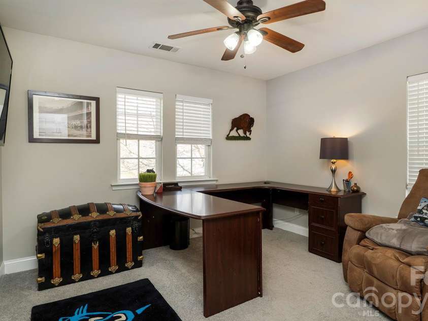6934 Evanton Loch Road, Charlotte, NC 28278.  MLS# CAR4363094, YatesRealty ID 20316. 