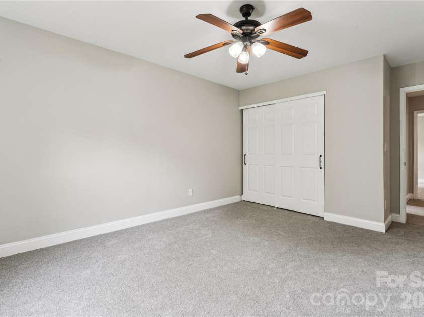6934 Evanton Loch Road, Charlotte, NC 28278.  MLS# CAR4423258, YatesRealty ID 20316. 