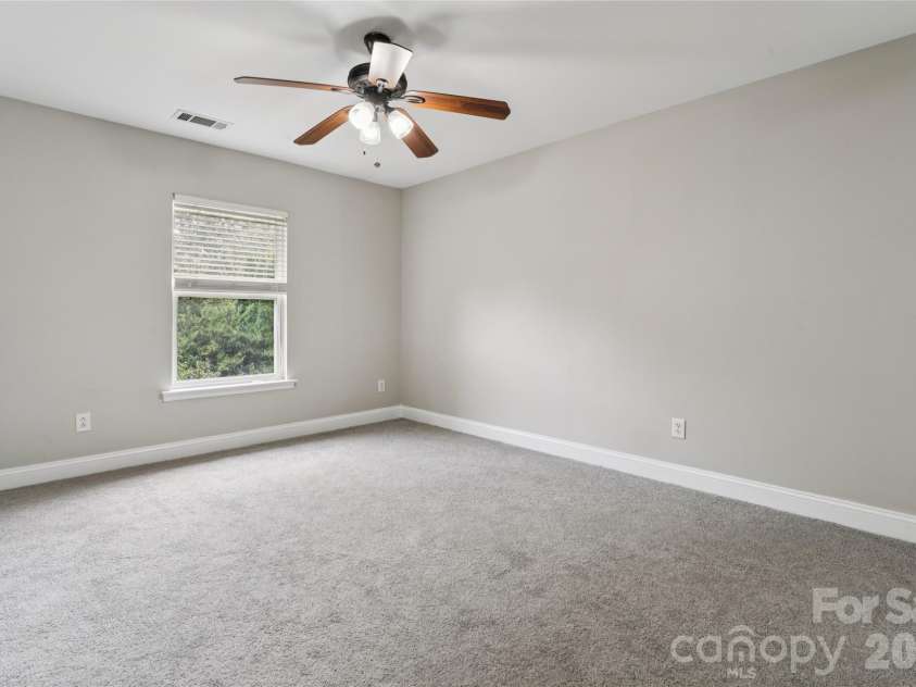 6934 Evanton Loch Road, Charlotte, NC 28278.  MLS# CAR4423258, YatesRealty ID 20316. Large Bedroom 3..