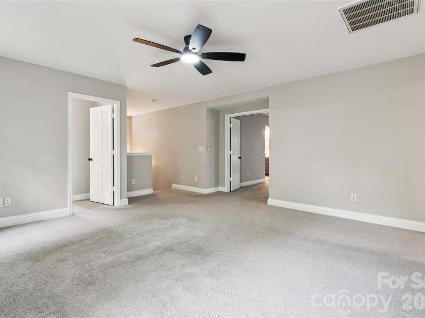 6934 Evanton Loch Road, Charlotte, NC 28278.  MLS# CAR4423258, YatesRealty ID 20316. Perfect space for perfect man cave..