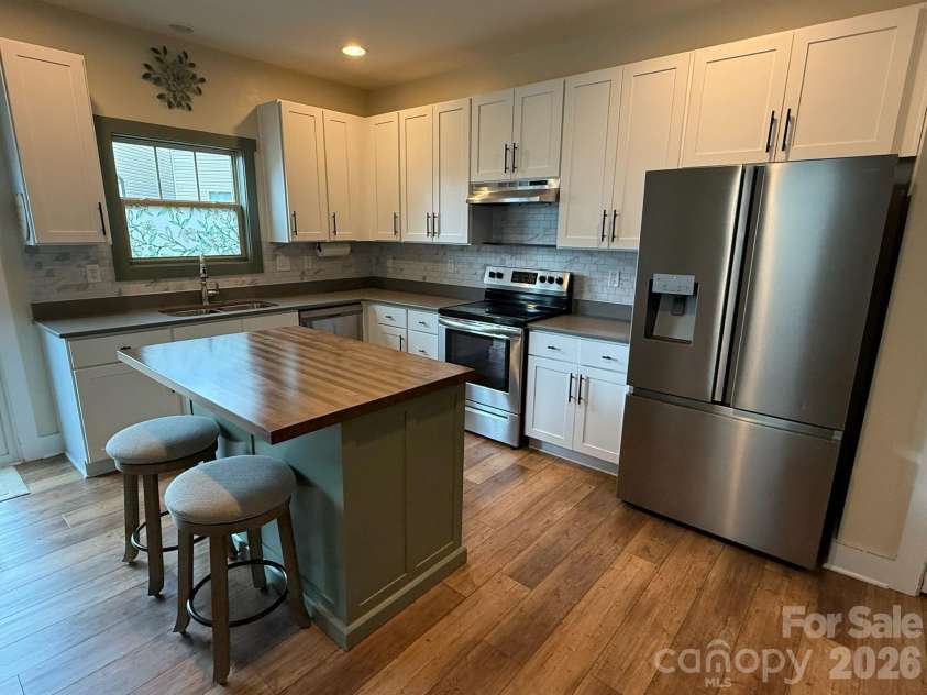 526 Cardwell Lane, Fletcher, NC 28732.  MLS# CAR4337428, YatesRealty ID 20317. 