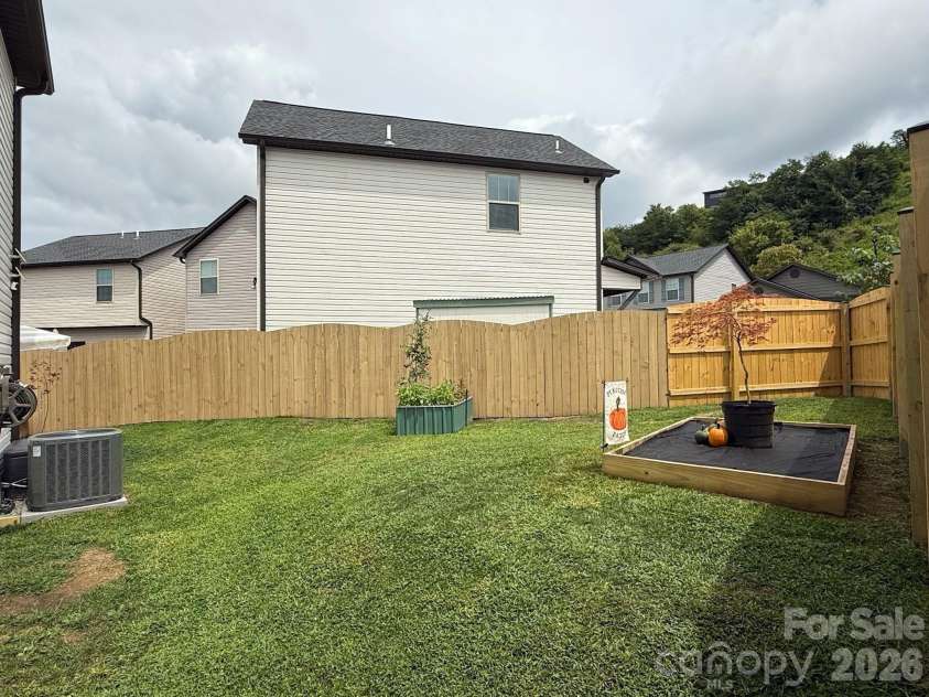 526 Cardwell Lane, Fletcher, NC 28732.  MLS# CAR4337428, YatesRealty ID 20317. 