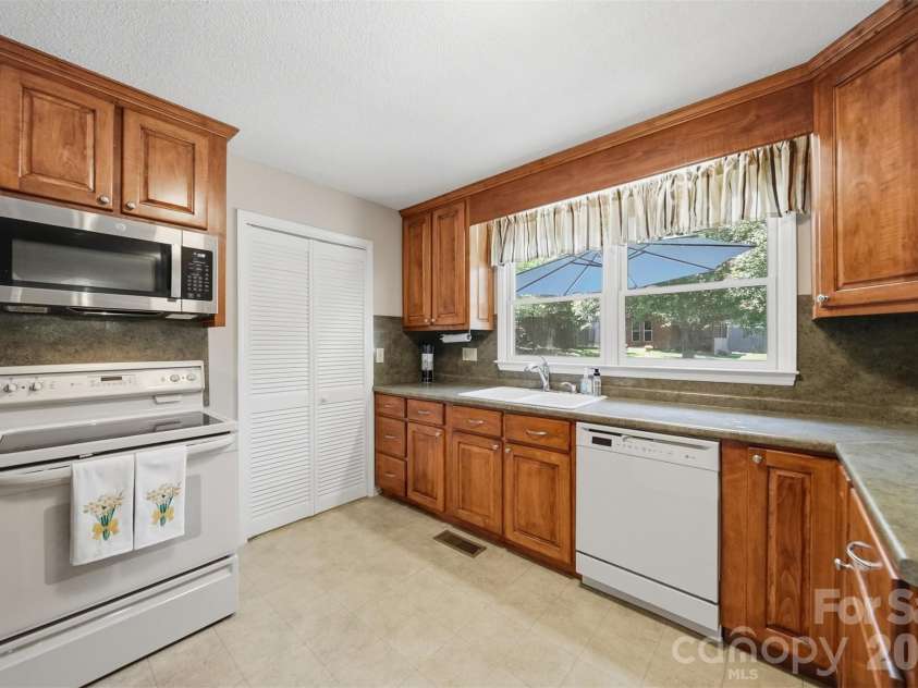 513 Bost Road, Morganton, NC 28655.  MLS# CAR4371426, YatesRealty ID 20318. 