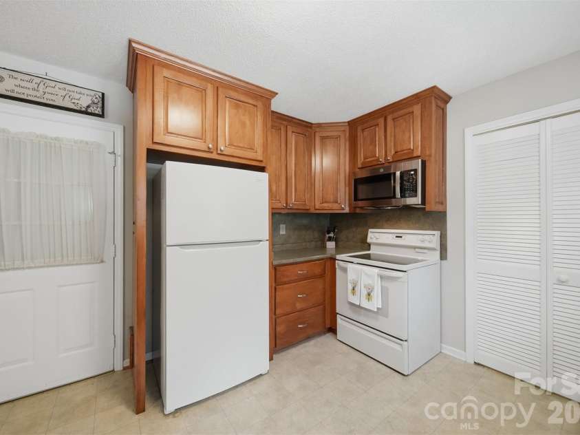 513 Bost Road, Morganton, NC 28655.  MLS# CAR4371426, YatesRealty ID 20318. 