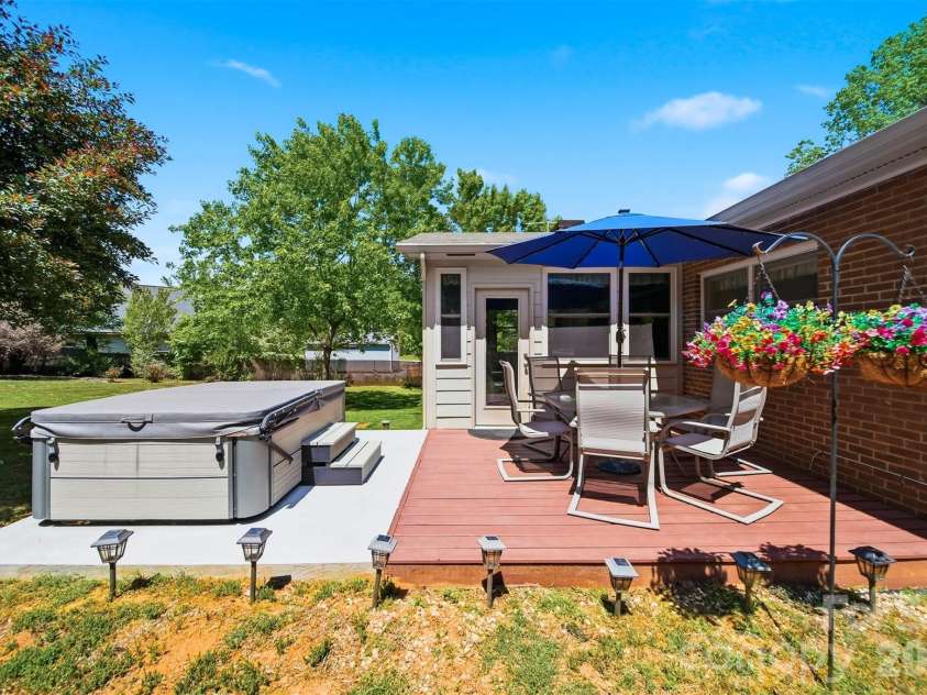 513 Bost Road, Morganton, NC 28655.  MLS# CAR4371426, YatesRealty ID 20318. 