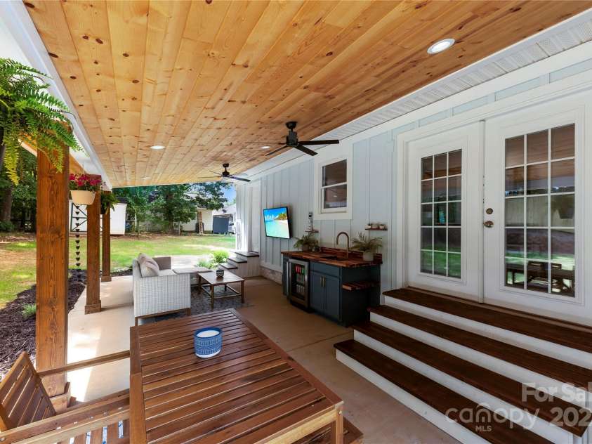 8438 Henry Harris Road, Fort Mill, SC 29707.  MLS# CAR4270633, YatesRealty ID 20318. 