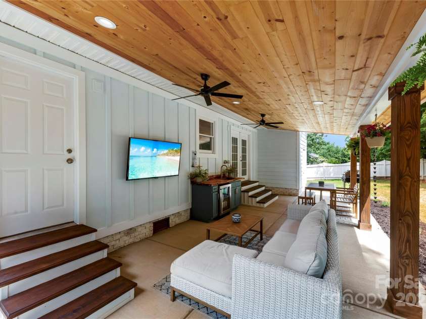 8438 Henry Harris Road, Fort Mill, SC 29707.  MLS# CAR4270633, YatesRealty ID 20318. 