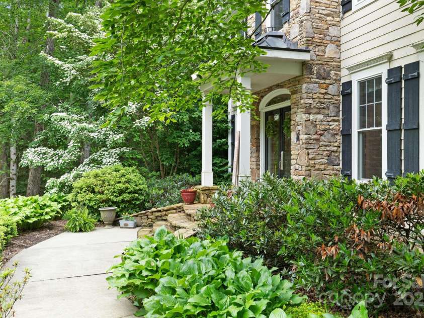 226 Duncan Estate Drive, Fletcher, NC 28732.  MLS# CAR4259177, YatesRealty ID 20319. 