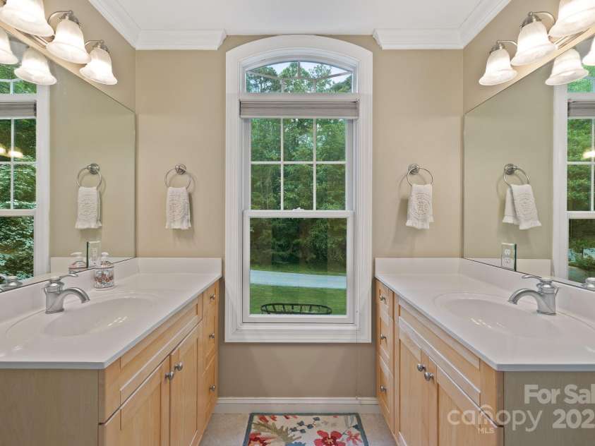 226 Duncan Estate Drive, Fletcher, NC 28732.  MLS# CAR4259177, YatesRealty ID 20319. 