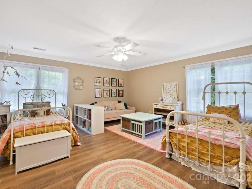 226 Duncan Estate Drive, Fletcher, NC 28732.  MLS# CAR4259177, YatesRealty ID 20319. 