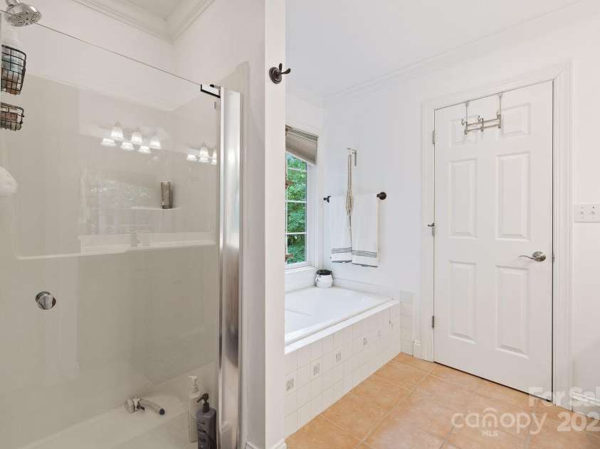 226 Duncan Estate Drive, Fletcher, NC 28732.  MLS# CAR4259177, YatesRealty ID 20319. 