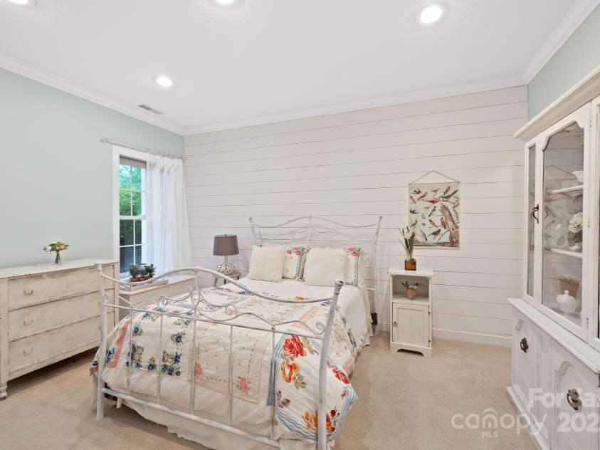 226 Duncan Estate Drive, Fletcher, NC 28732.  MLS# CAR4259177, YatesRealty ID 20319. 
