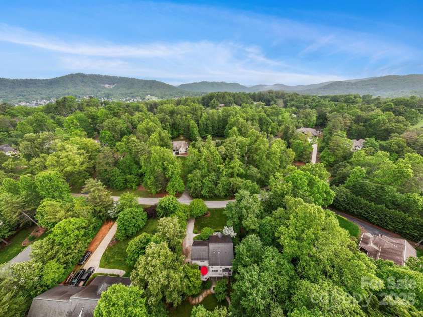 226 Duncan Estate Drive, Fletcher, NC 28732.  MLS# CAR4259177, YatesRealty ID 20319. 
