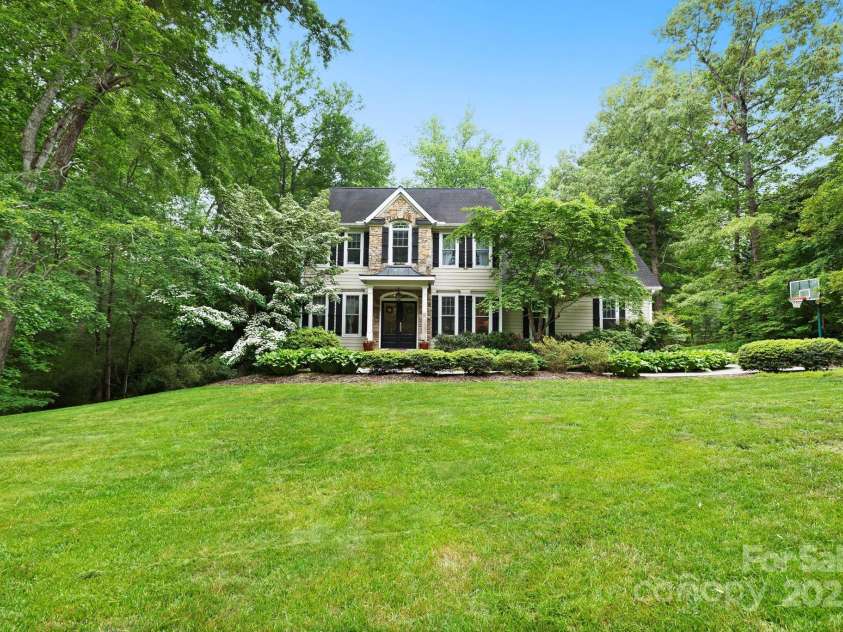 226 Duncan Estate Drive, Fletcher, NC 28732.  MLS# CAR4259177, YatesRealty ID 20319. 