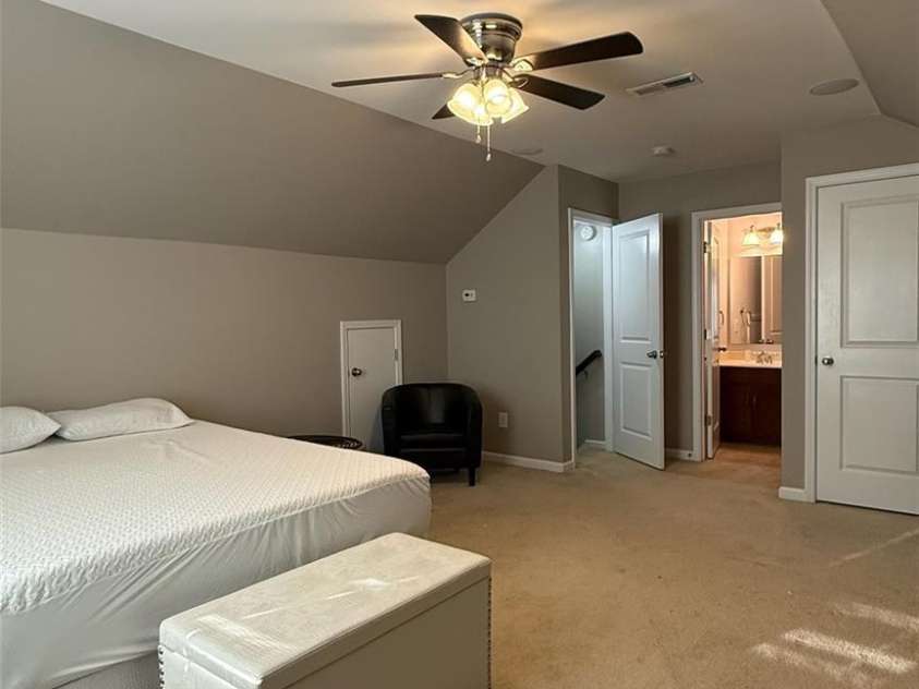 7910 Sweet Grove Court, Charlotte, NC 28269.  MLS# CAR4331516, YatesRealty ID 20319. 3rd level Private Space with it's own Full Bath