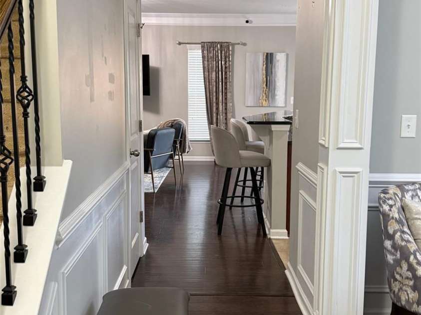 7910 Sweet Grove Court, Charlotte, NC 28269.  MLS# CAR4331516, YatesRealty ID 20319. Entry Hallway