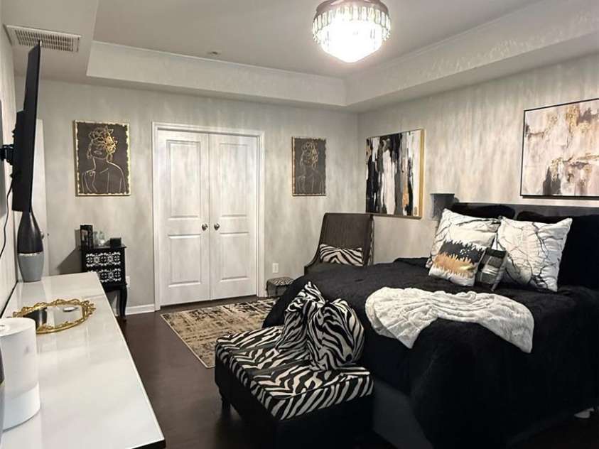 7910 Sweet Grove Court, Charlotte, NC 28269.  MLS# CAR4331516, YatesRealty ID 20319. Primary Bedroom