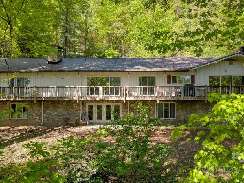 1412 Valmont Drive, Hendersonville, NC 28791.  MLS# CAR4258436, YatesRealty ID 2032. 