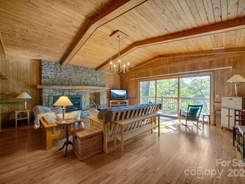 1412 Valmont Drive, Hendersonville, NC 28791.  MLS# CAR4258436, YatesRealty ID 2032. 