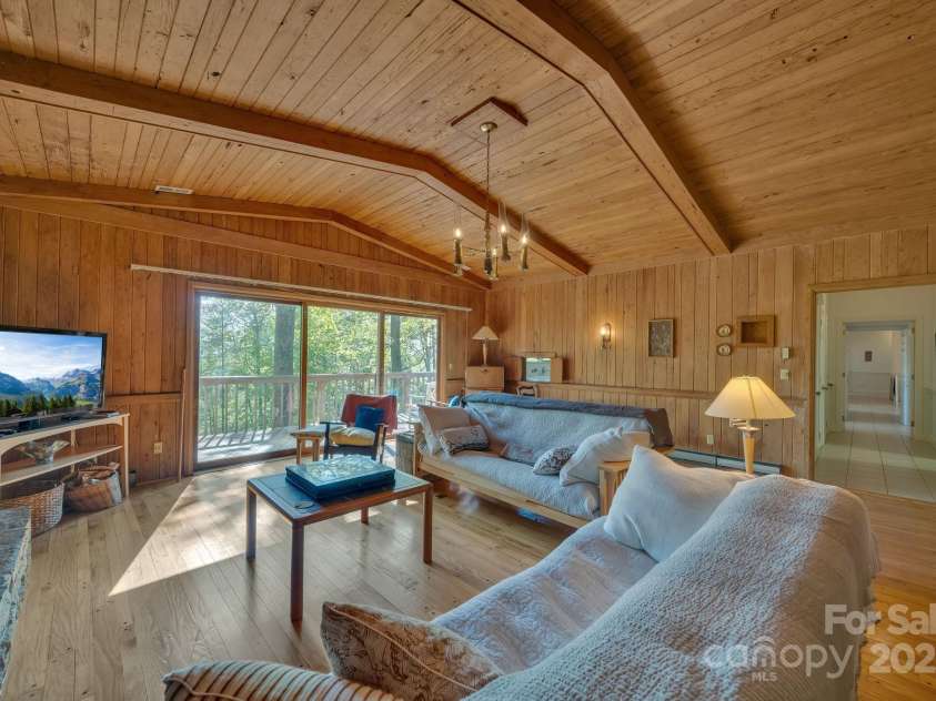 1412 Valmont Drive, Hendersonville, NC 28791.  MLS# CAR4258436, YatesRealty ID 2032. 