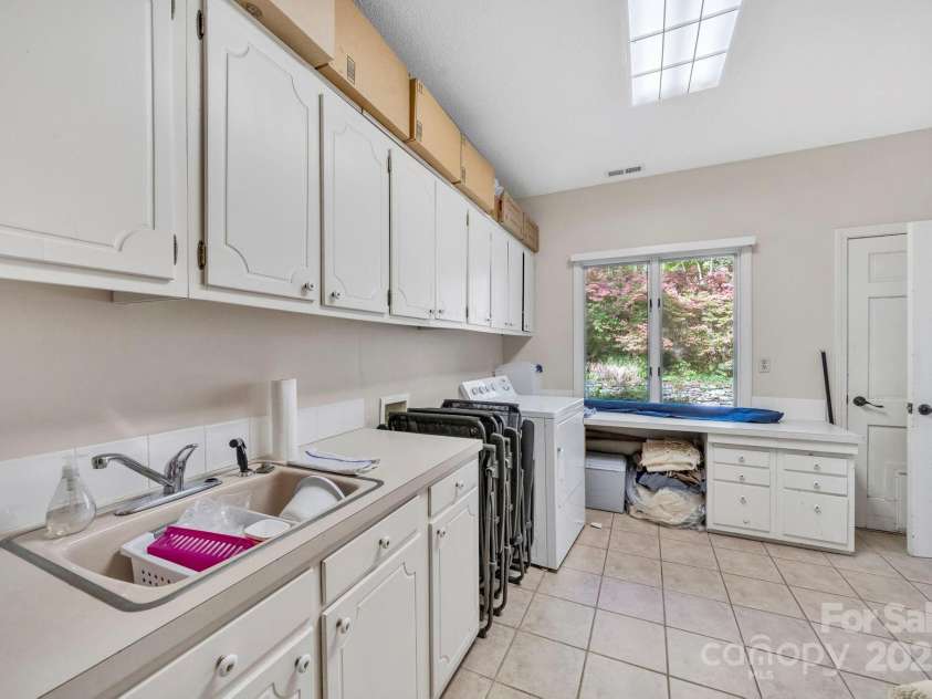 1412 Valmont Drive, Hendersonville, NC 28791.  MLS# CAR4258436, YatesRealty ID 2032. 