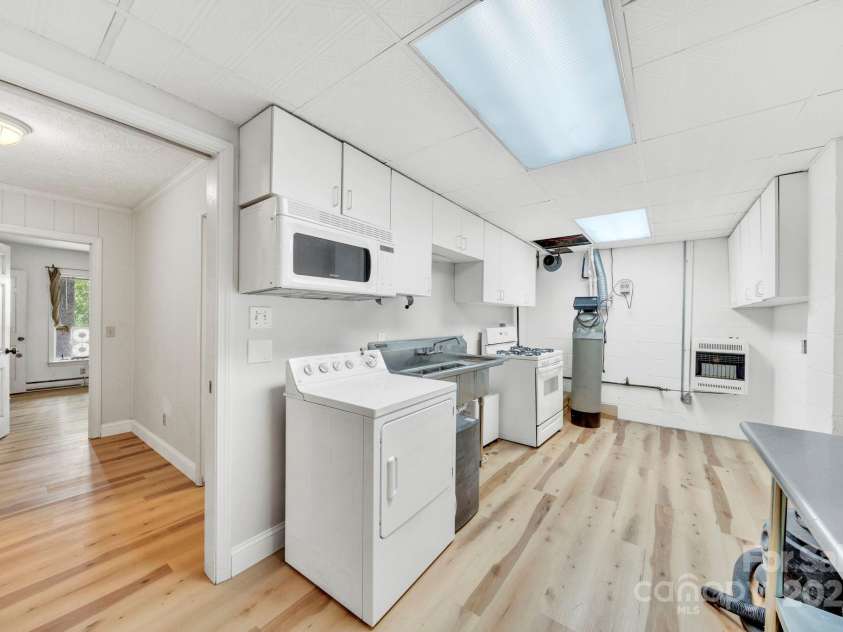 1412 Valmont Drive, Hendersonville, NC 28791.  MLS# CAR4258436, YatesRealty ID 2032. 