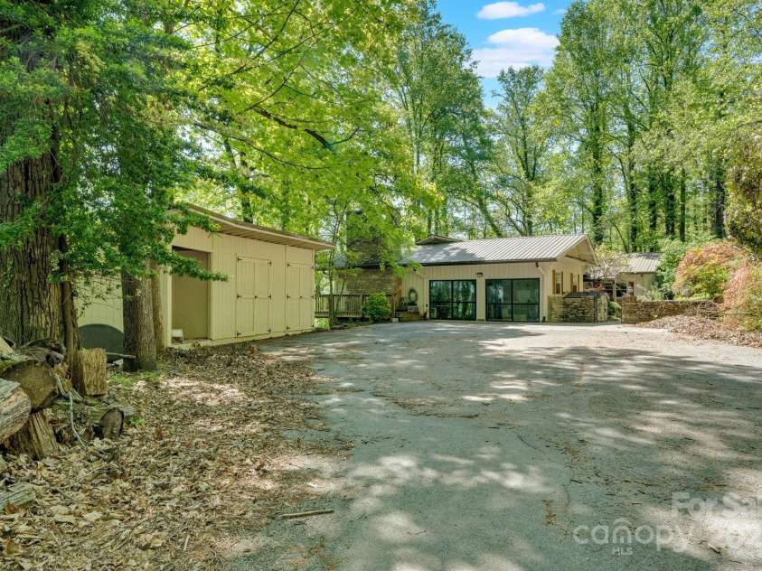 1412 Valmont Drive, Hendersonville, NC 28791.  MLS# CAR4258436, YatesRealty ID 2032. 