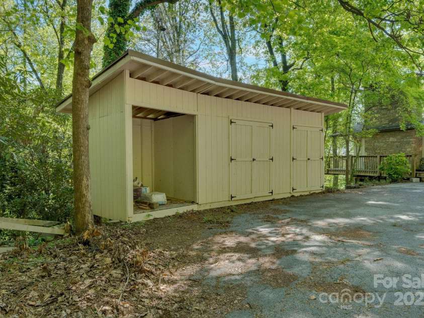 1412 Valmont Drive, Hendersonville, NC 28791.  MLS# CAR4258436, YatesRealty ID 2032. 